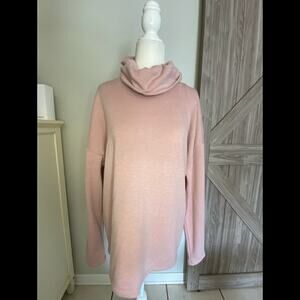 Apana small pink turtleneck sweatshirt
